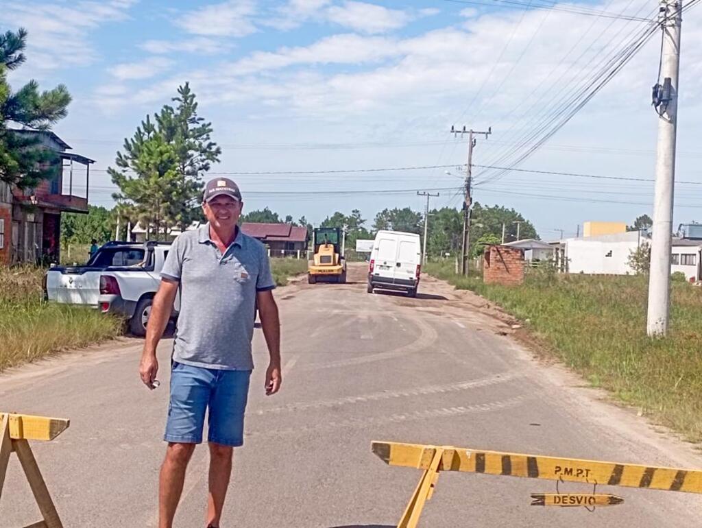 RUAS RECEBEM OBRAS DE RECUPERAÇÃO 
ASFÁLTICA EM PASSO DE TORRES