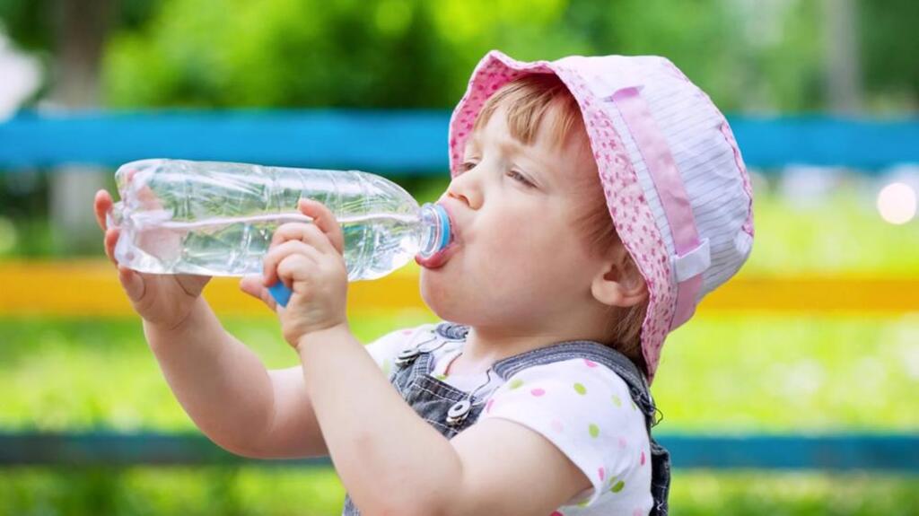 ALERTA SOBRE OS CUIDADOS COM A SAÚDE 
EM RELAÇÃO AO CALOR EXTREMO DO VERÃO