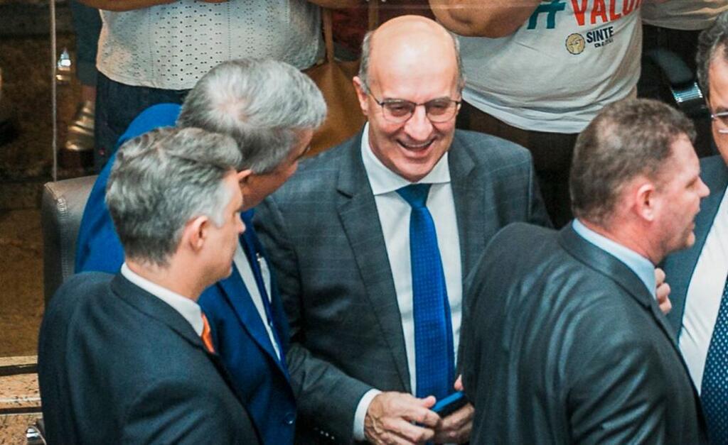 APROVADO PL DE APOIO AS COOPERATIVAS E
CONCESSIONÁRIAS DE ENERGIA
