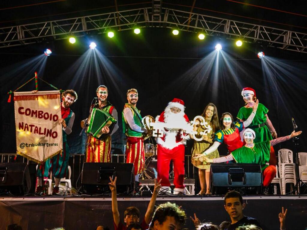 GRANDES SHOWS E A CHEGADA DO PAPAI NOEL 
MARCARAM A PROGRAMAÇÃO DO NATAL ILUMINADO DE PASSO DE TORRES