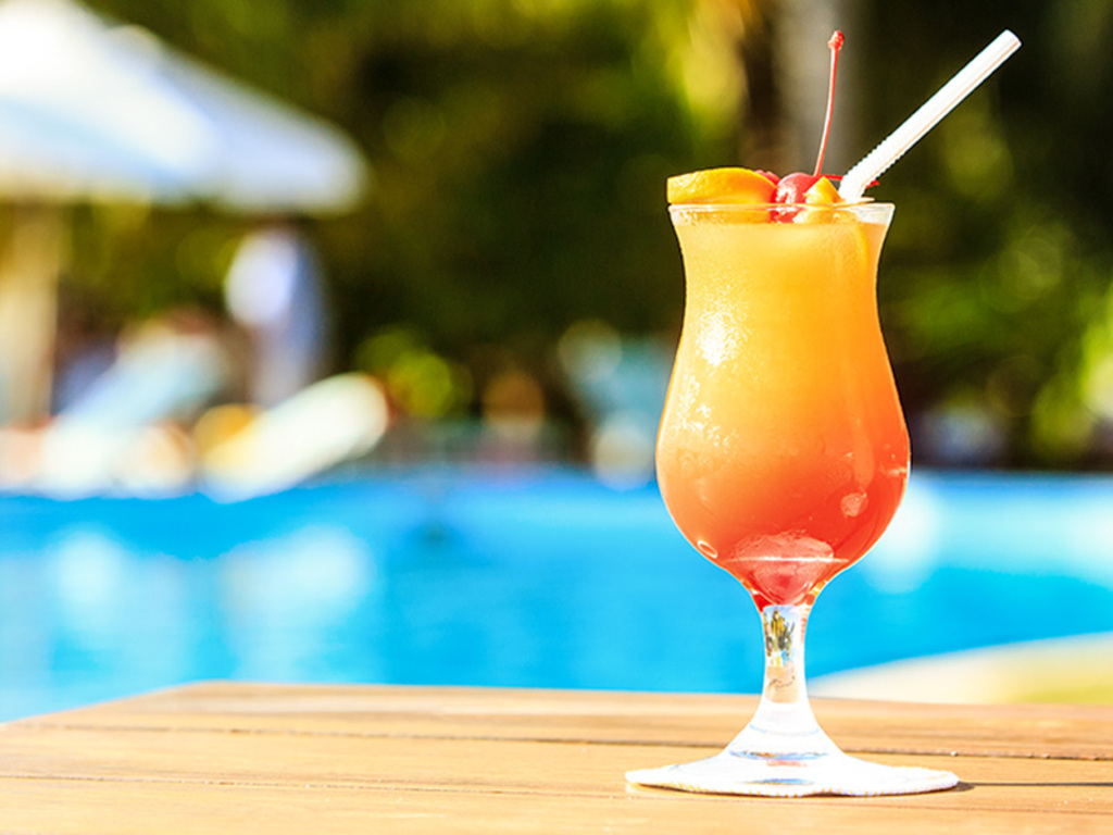 7 receitas de drinks de verão que podem ser feitos em casa