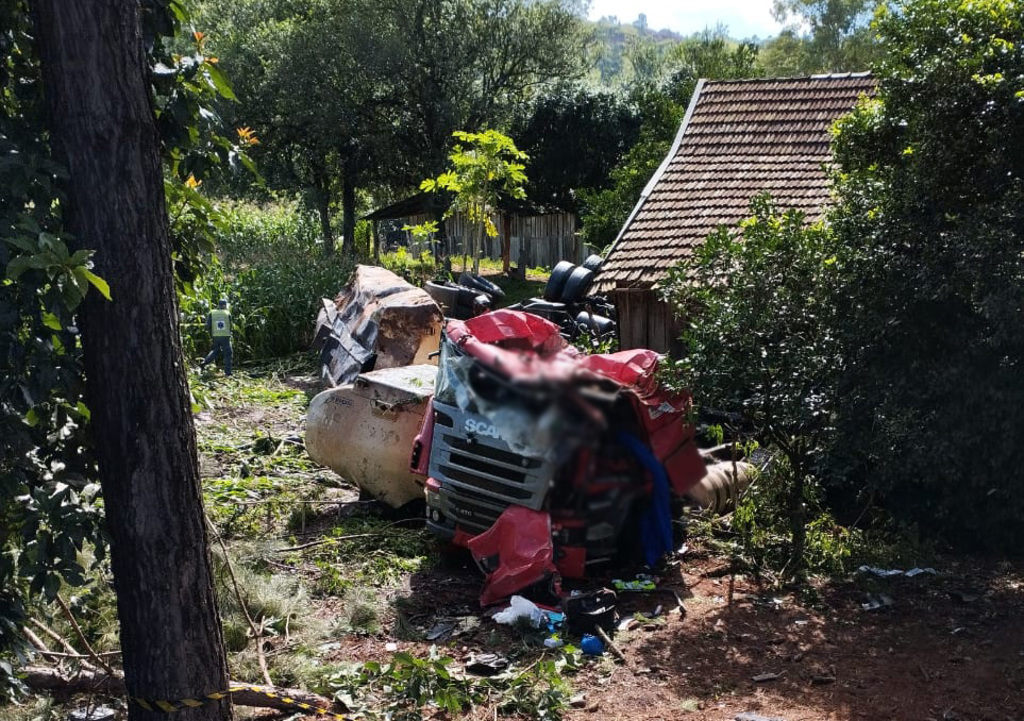 Grave acidente de trânsito é registrado na SC 161 em Romelândia