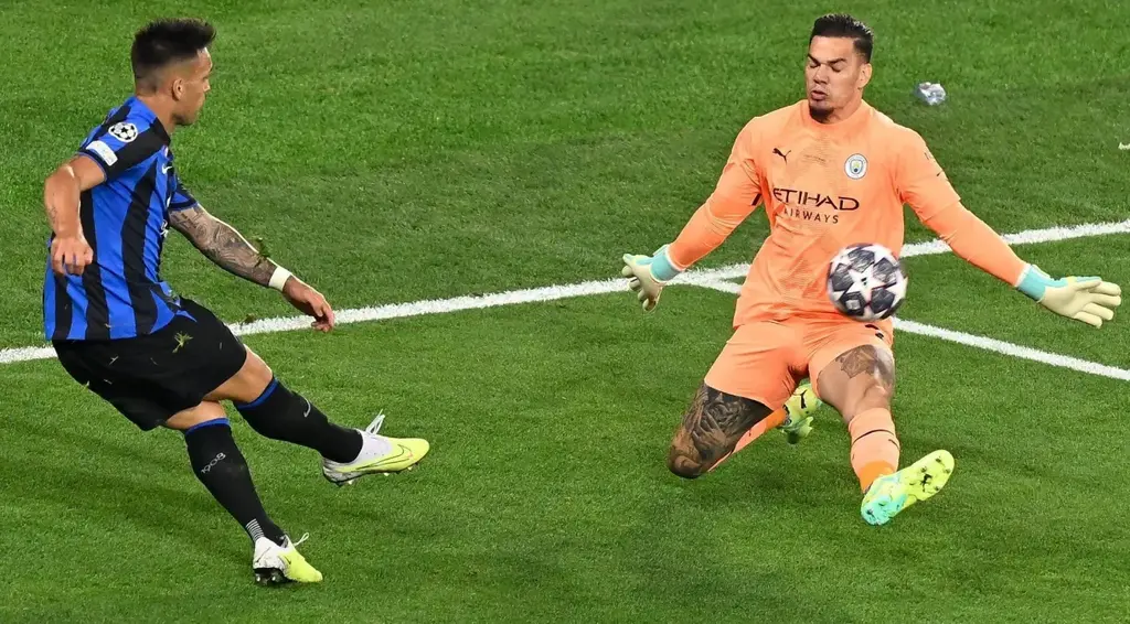 Ederson, do Manchester City, é eleito o Melhor Goleiro do Mundo