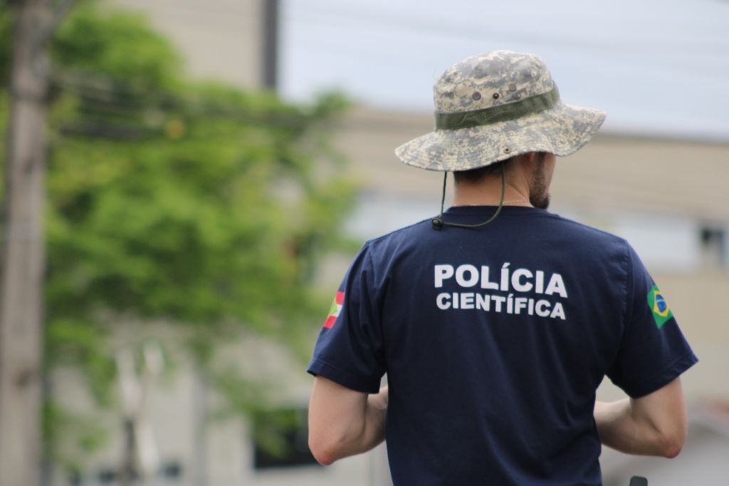 Lei estadual em SC redefine nomenclatura e requisitos para cargos na Polícia Científica