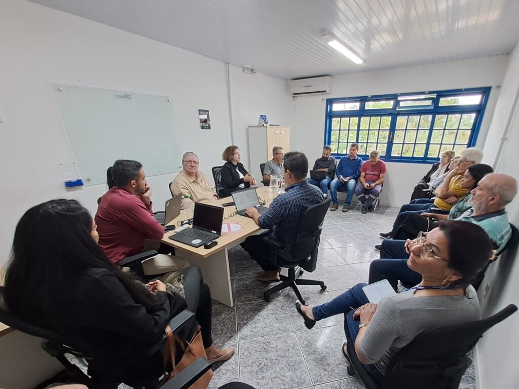 Programa Afluentes promove reuniões mensais entre líderes comunitários, em Santa Catarina