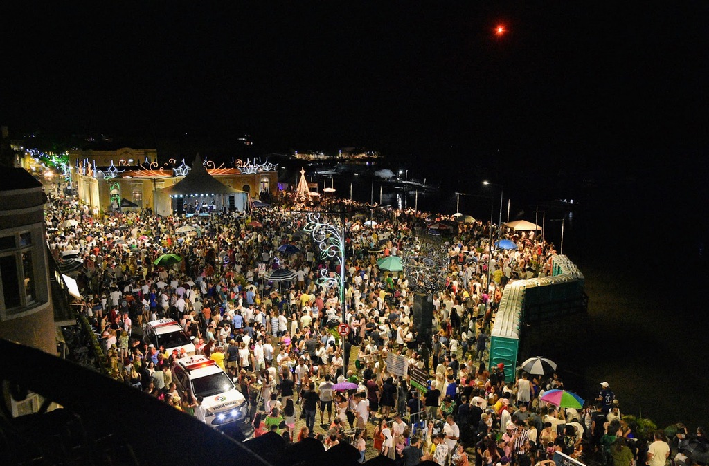 São Francisco do Sul celebra chegada de 2024 com quatro festas simultâneas