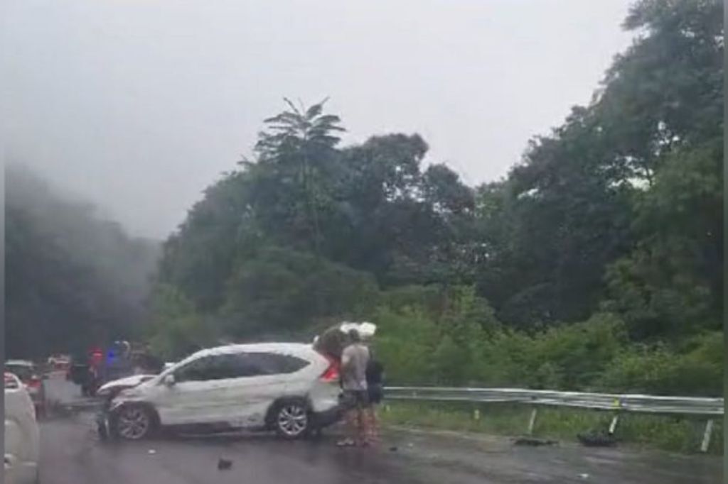 Acidente no Morro dos Cavalos, em Palhoça, gera fila de 3 km na BR-101