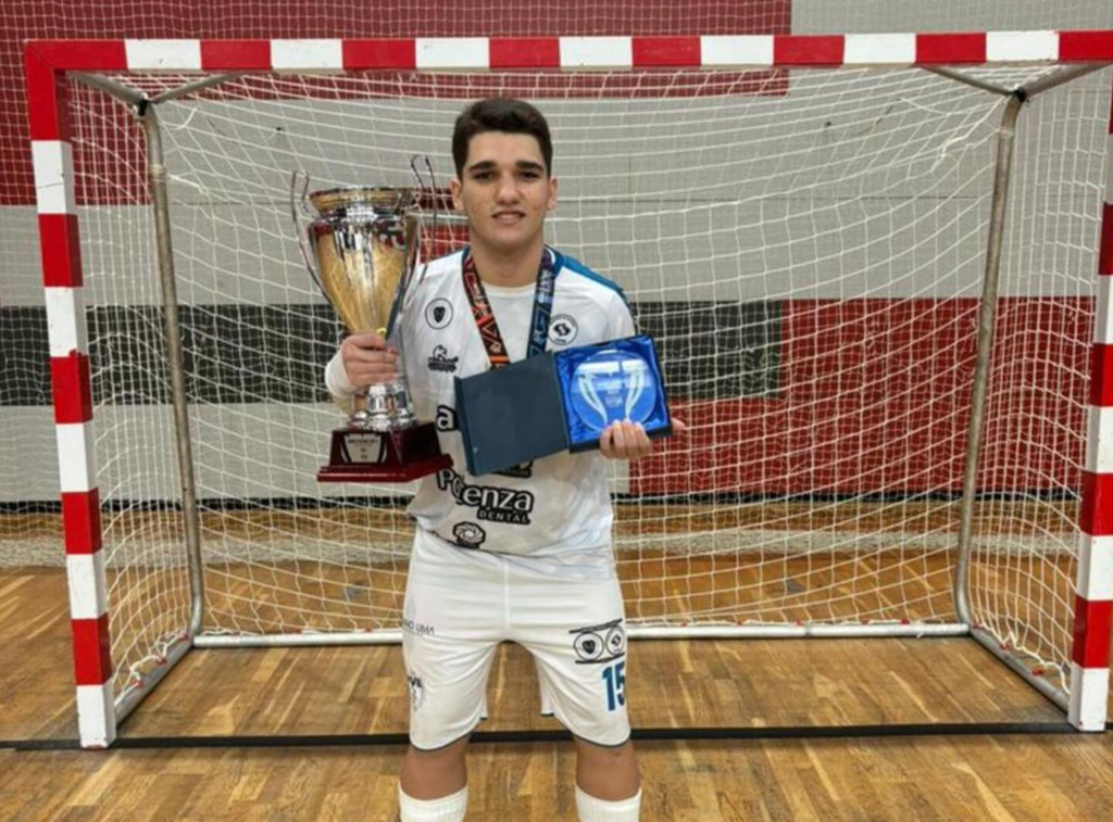 Filho de gasparense é campeão mundial de Futsal na Espanha