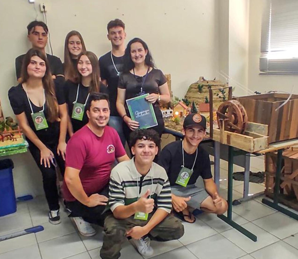 CULTURA E TURISMO INSPIRAM TRABALHOS 
ESCOLARES NO MUNICÍPIO DE SANTA ROSA DO SUL