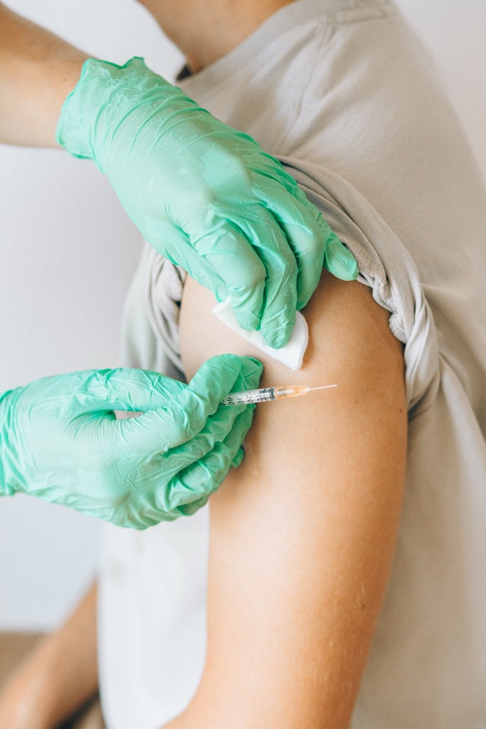 Vacinas contra HPV estão disponíveis no município
