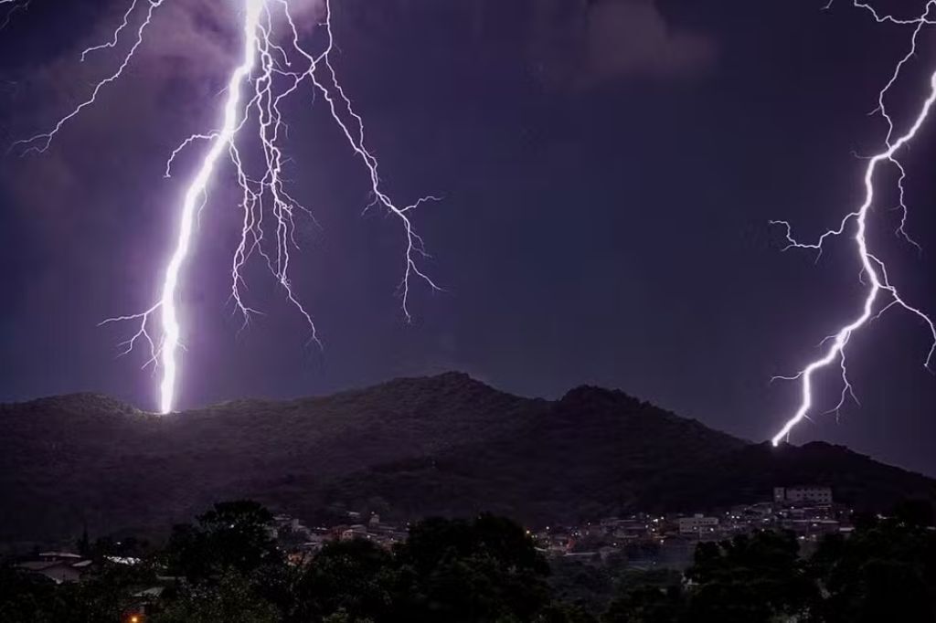 Temporais e chuva intensa devem atingir SC nesta quinta e há risco de alagamentos, alerta Defesa Civil