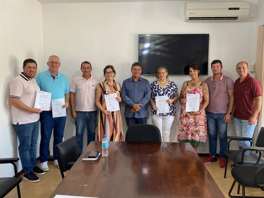 NOVOS CONSELHEIROS TUTELARES SÃO EMPOSSADOS EM RODEIO
