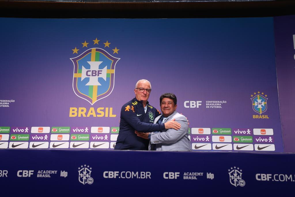 título imagem Dorival Júnior é apresentado oficialmente como novo técnico da seleção brasileira