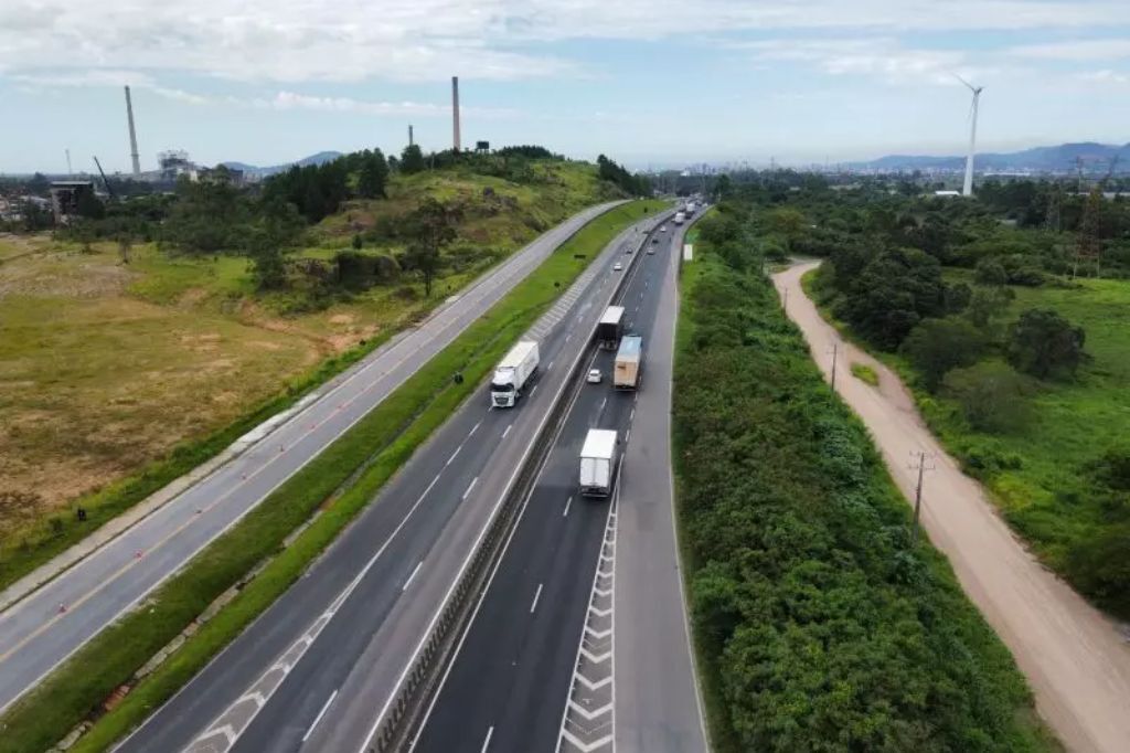 Obras exigem bloqueio temporário na via marginal da BR-101 no Sul de SC; veja onde