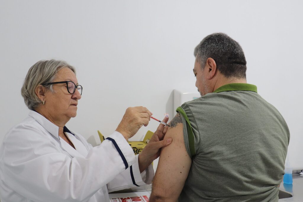 Salas de vacinas das unidades de saúde de Gaspar abrem nesta terça-feira