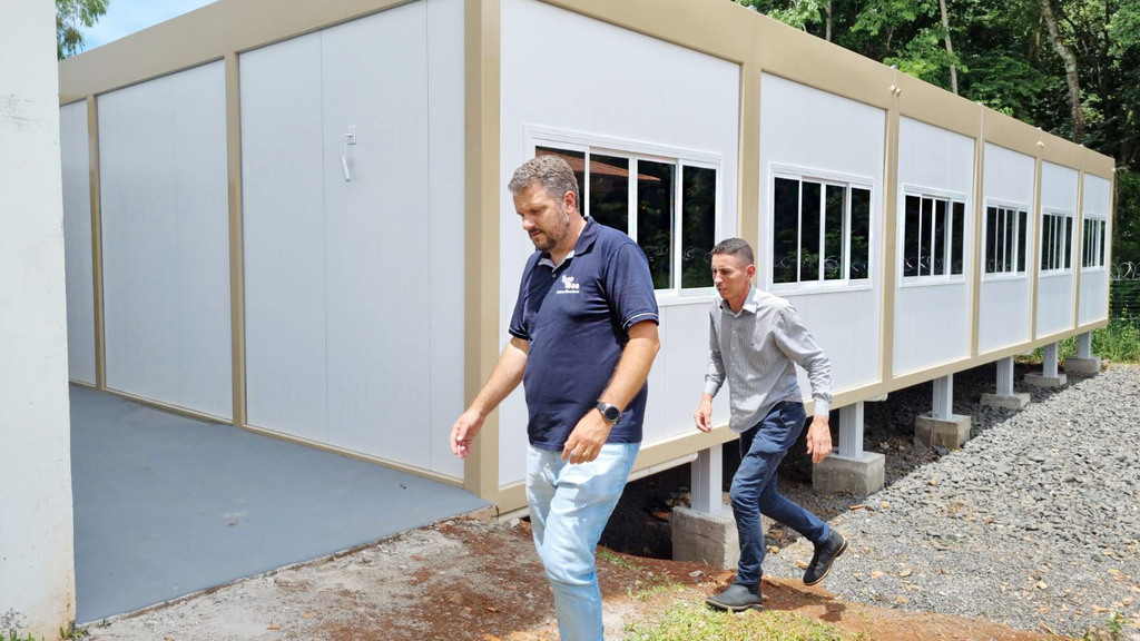 OBRAS DE NOVAS SALAS DE AULA SÃO CONCLUÍDAS EM ESCOLA PÚBLICA DE TREZE TÍLIAS