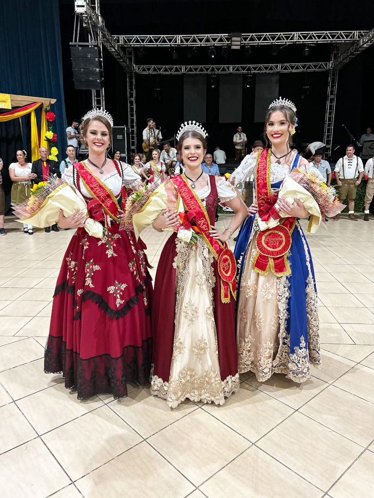 Abertura do Kerb de Piratuba tem início com a escolha da rainha e princesas e sangria do 1º barril de chopp