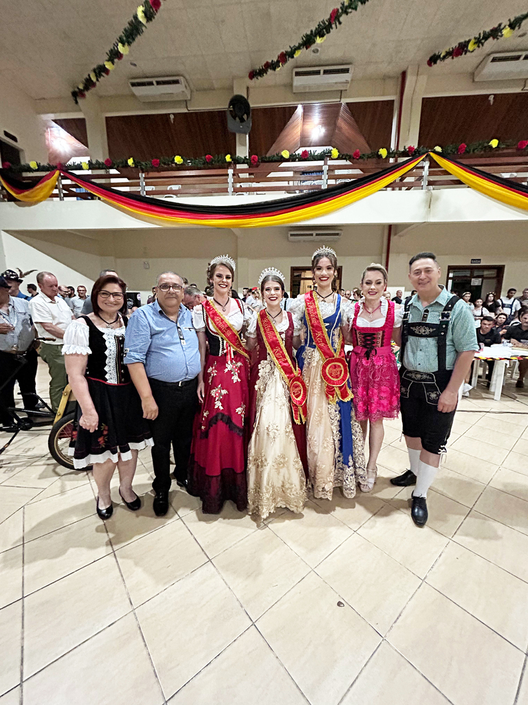 Abertura do Kerb de Piratuba tem início com a escolha da rainha e princesas e sangria do 1º barril de chopp