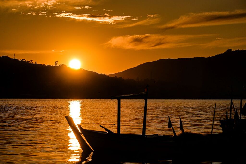 Santa Catarina terá semana marcada por calor intenso e temporais