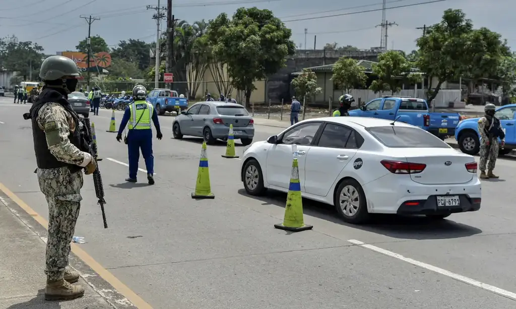 Dezenas de detentos escapam de prisão no Equador