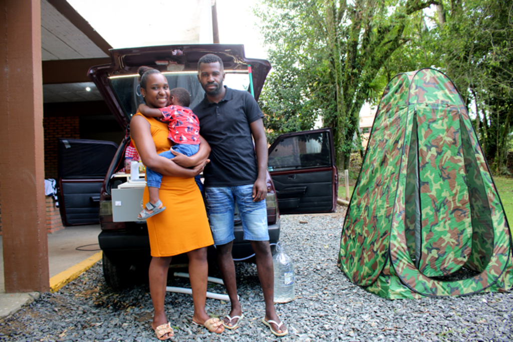 Conheça a família que transformou um Uno em Motorhome