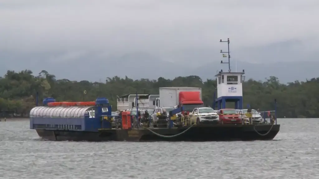 Serviço de Ferry Boat entre Joinville e Vila da Glória é Interditado pela Marinha do Brasil