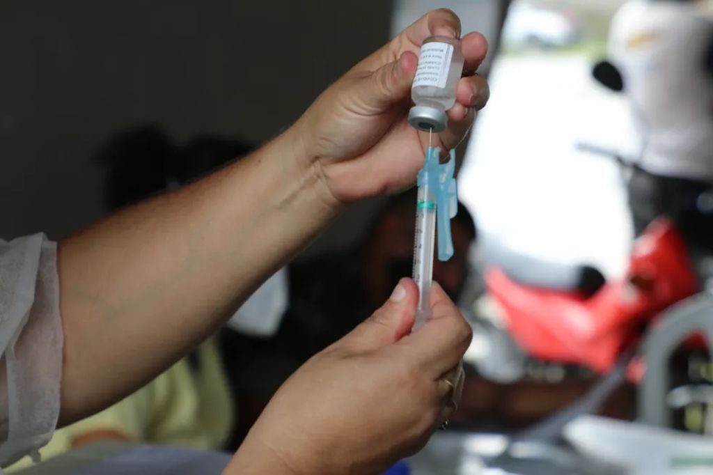  - Vacinação contra Covid-19 em Manaus. — Foto: Divulgação/FVS-AM