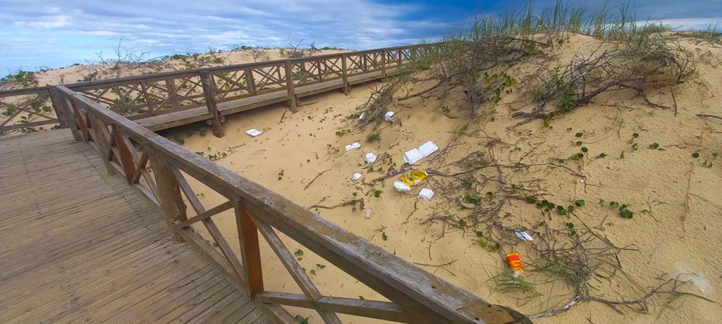 PROGRAMA ALERTA SOBRE A IMPORTÂNCIA CORRETA DO DESCARTE DE LIXO PARA CONSERVAÇÃO DO MEIO AMBIENTE EM TORRES