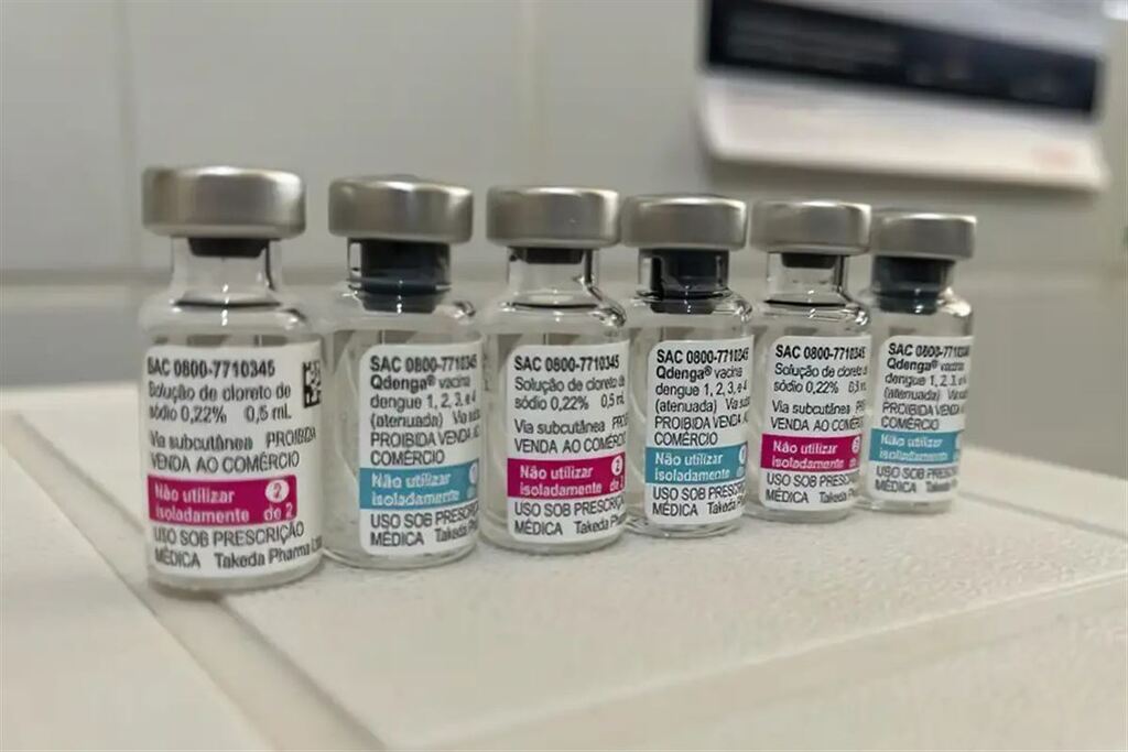 título imagem Primeiras doses da vacina do SUS contra dengue chegam ao Brasil