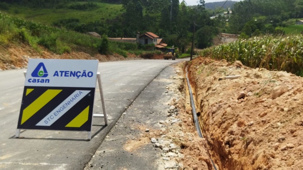 Treze de Maio recebe 4 Km de novas redes de água