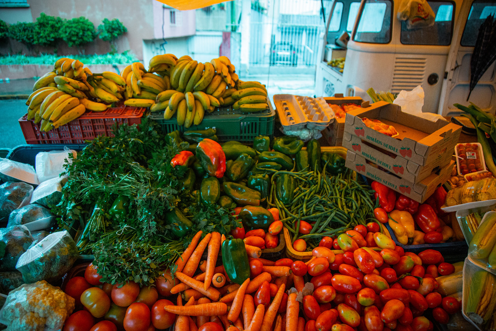 título imagem Preços de frutas, verduras e legumes disparam nos supermercados devido às chuvas excessivas em 2023