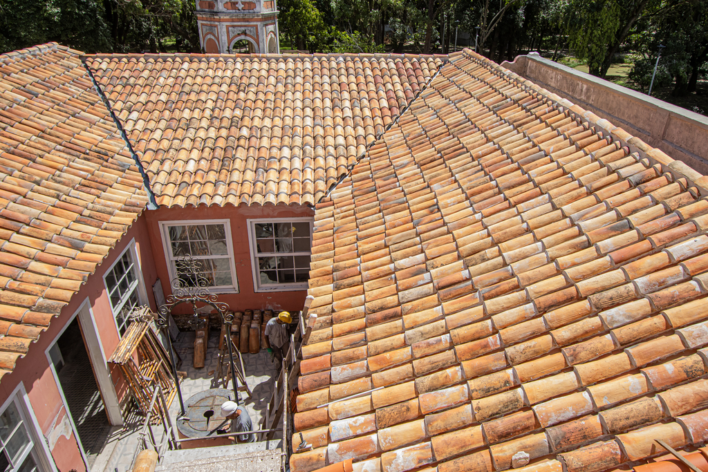 Foto: Volmer Perez - DP - Estrutura foi reparada mantendo as antigas telhas cerâmicas, que passaram por processo de limpeza e impermeabilização