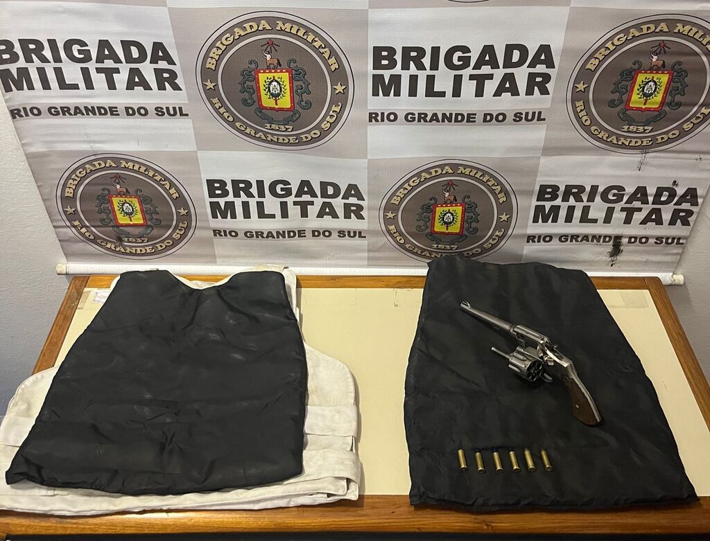 BM PRENDE HOMEM COM ARMA E COLETE BALÍSTICO EM TORRES