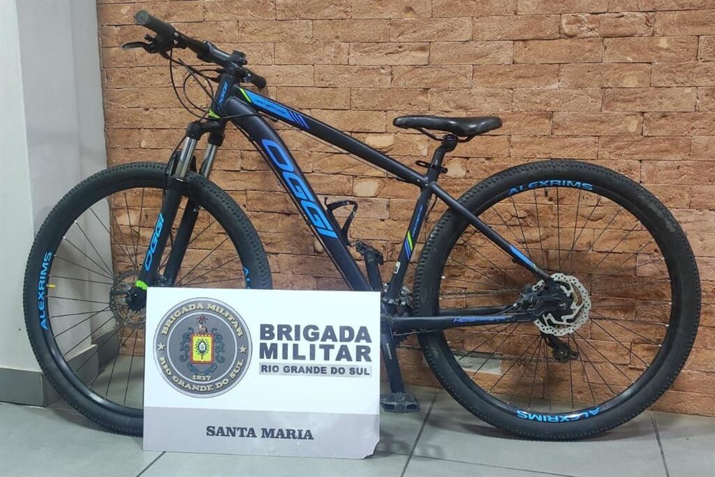 Foto: Brigada Militar - Bicicleta que havia sido furtada foi recuperada pela Brigada Militar