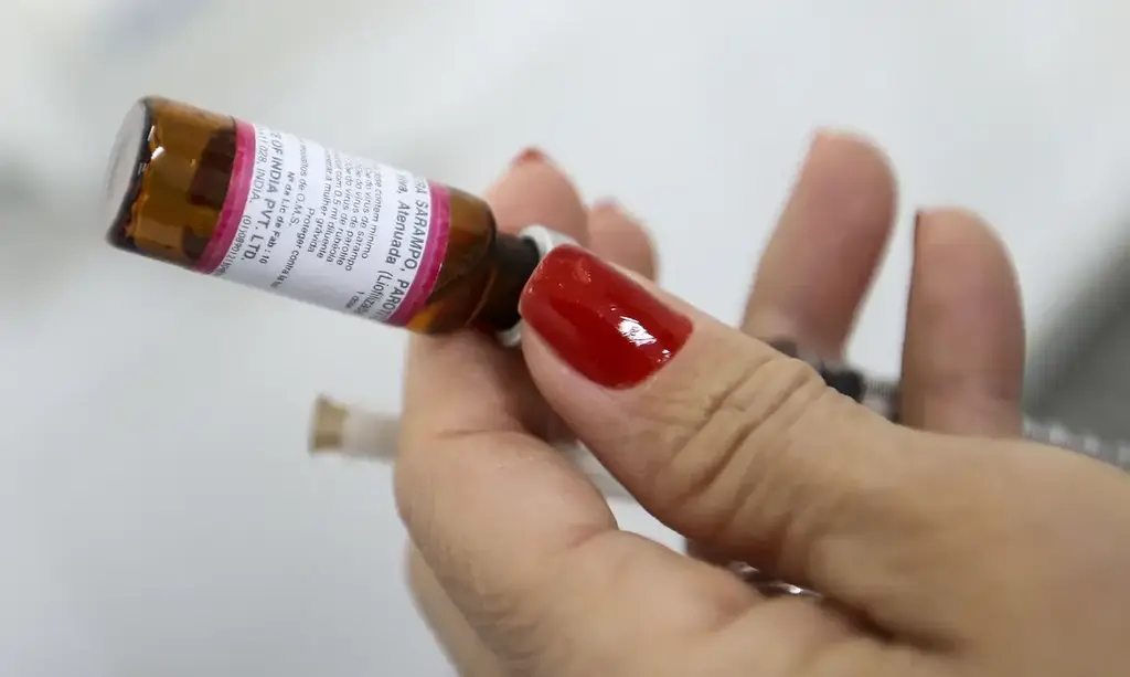Confirmação de caso de sarampo intensifica campanhas de vacinação
