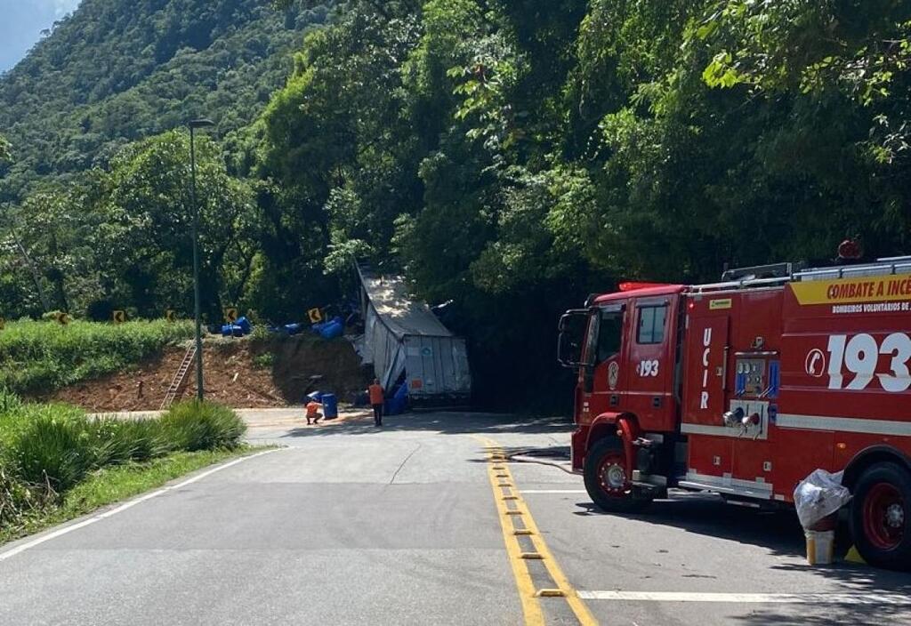 Governador acompanha ações no local de vazamento químico na Serra Dona Francisca