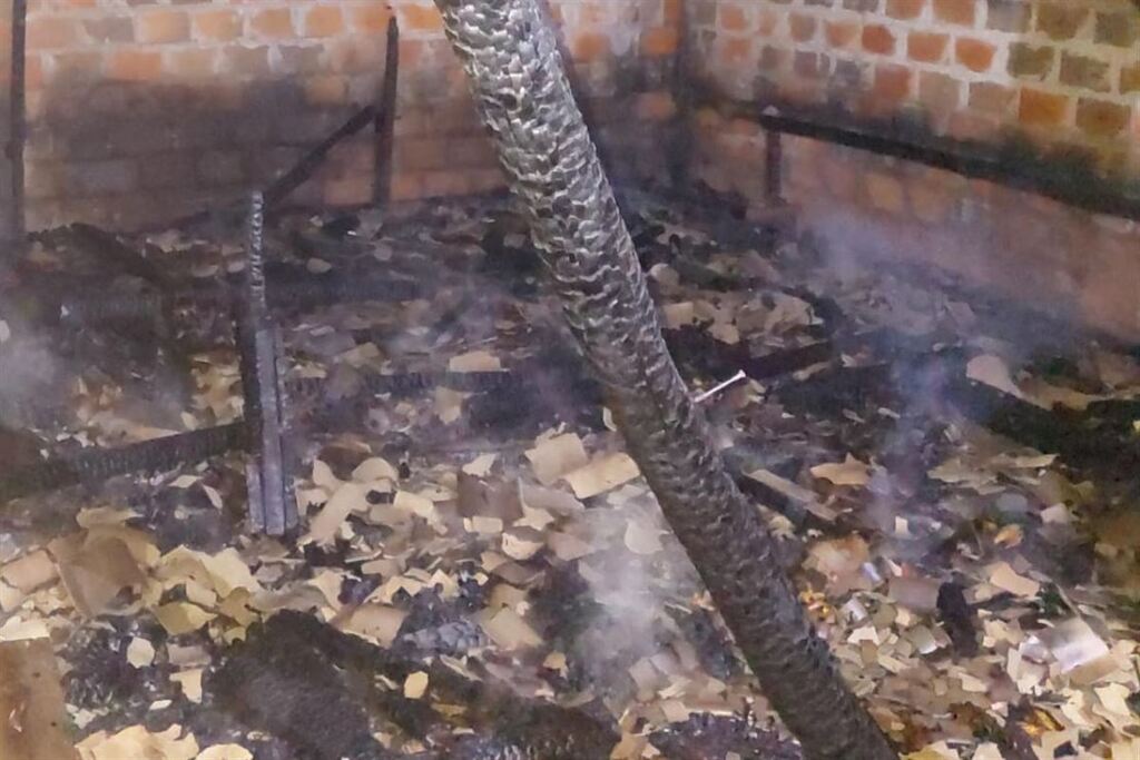 título imagem Estufa de fumo é atingida pelo fogo em Agudo