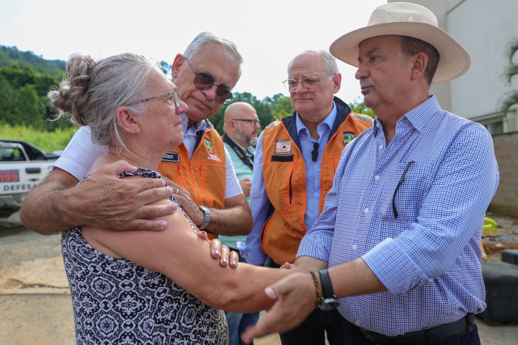 Jorginho Mello visita Jaraguá do Sul após fortes chuvas e reforça apoio do Estado