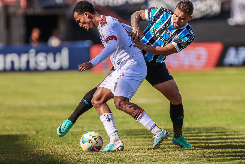 Foto: Volmer Perez - DP - Brasil atuou com Gabriel Oliveira; Danilo, Zé Pedro, Rafael Dumas e Jefinho; Anderson Recife, Jeferson, Gabriel Biteco, Tinga e Nycollas Queiróz; JP Bardales