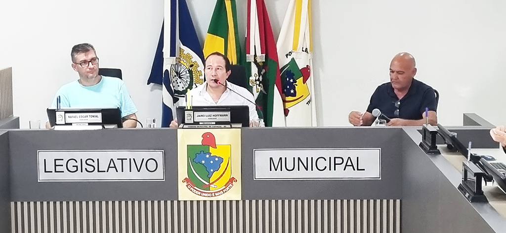  Sessão extraordinária da Câmara de Vereadores esclarece sobre a coleta do lixo e outros assuntos da Secretaria de Infraestrutura e Transportes