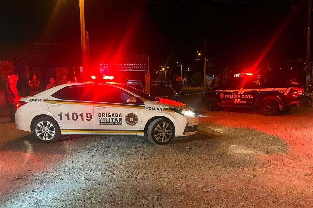 Foto: Rafael Menezes - Vítima de 23 anos foi morta a tiros na noite de terça-feira (30), na Rua Belo Horizonte, no Loteamento Cipriano da Rocha