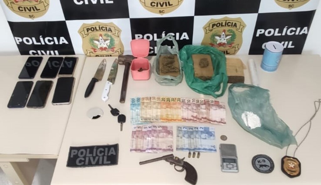 Polícia Civil prende dois homens em operação de combate ao tráfico de drogas