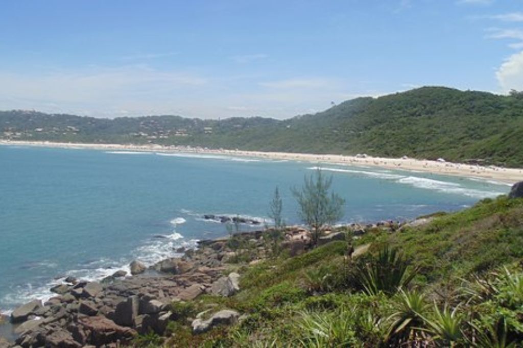  - Foto: reprodução Internet - Praia do Rosa - Imbituba/SC