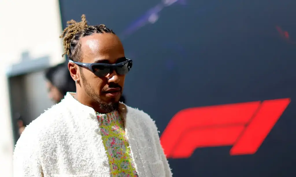 Heptacampeão mundial Lewis Hamilton correrá pela Ferrari em 2025