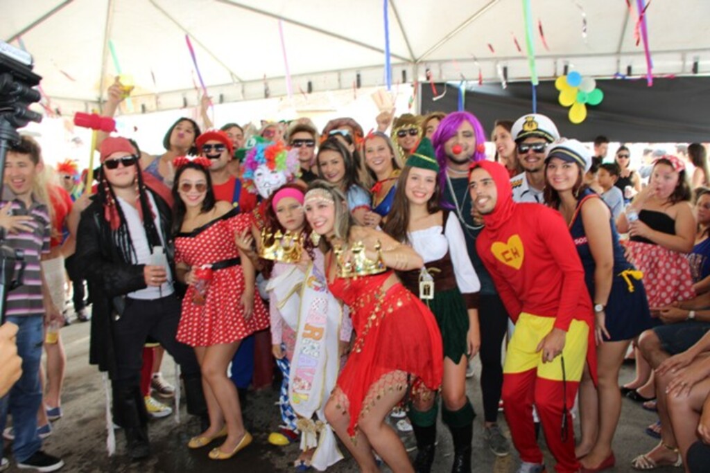 Confira as fotos do Carnaval de Rua do Bloco Unidos da Praça