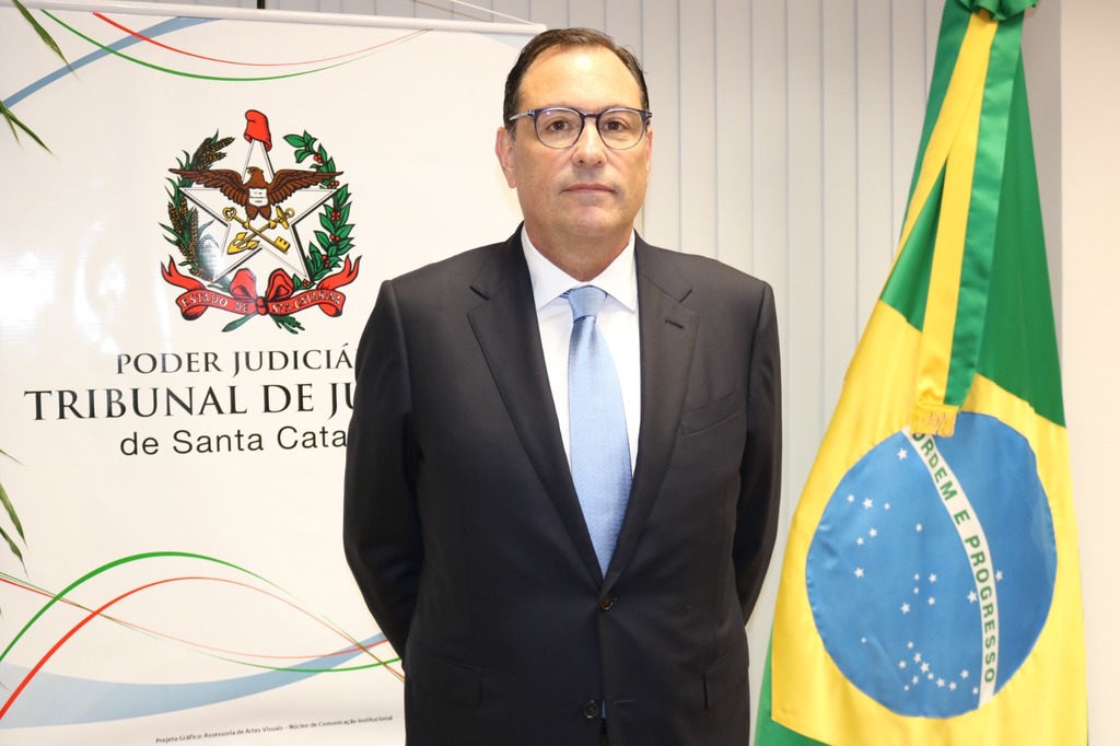 Desembargador Francisco Oliveira Neto assume a presidência do TJSC