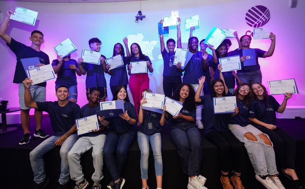 Celesc celebra a formatura de 162 adolescentes do Programa Jovem Aprendiz