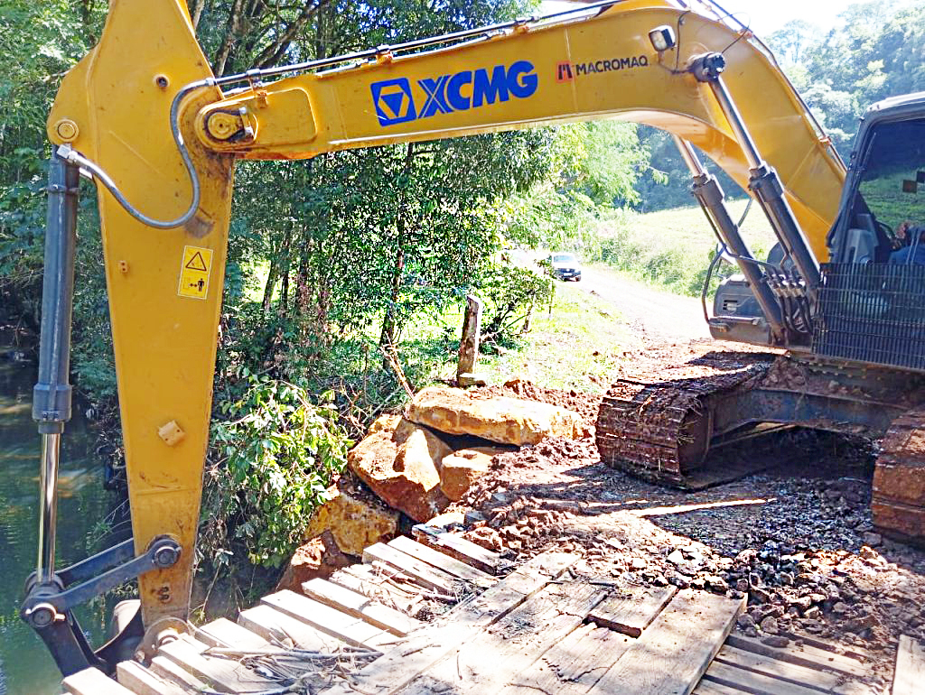 Cabeceira da ponte entre os municípios de Ouro e Presidente Castello Branco foi recuperada