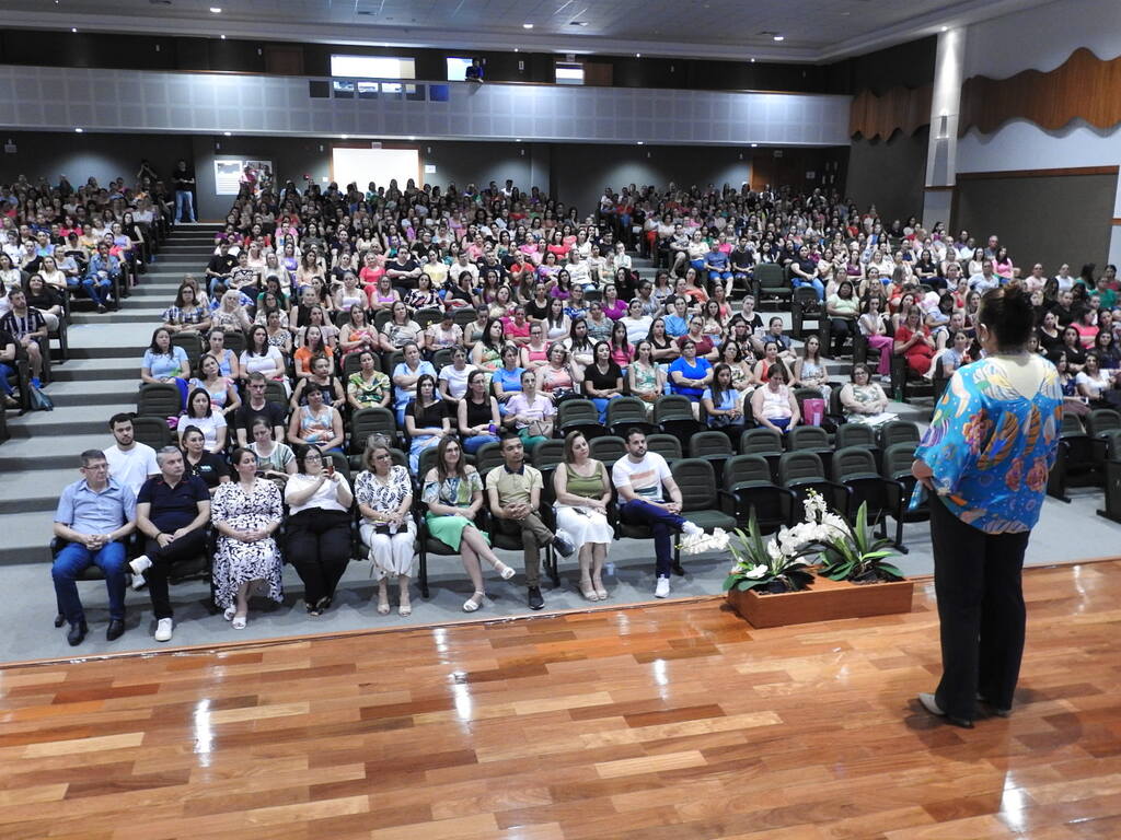 Educação recebe profissionais para abertura do ano letivo