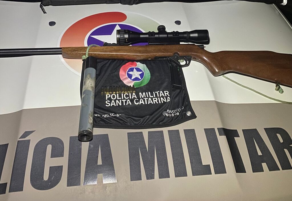 Homem é preso pela Polícia Militar por porte ilegal de arma de fogo